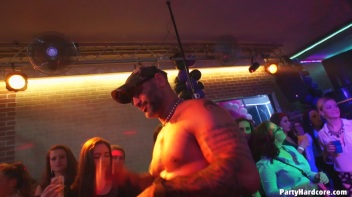 Party Hardcore Gone Crazy Vol. 38 Part 2 - Cam 2 Screencap 71 on www.sinx.com
