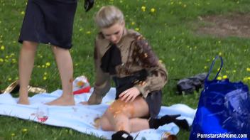 Eurobabes Know How To Have A Picnic Screencap 31 on www.sinx.com