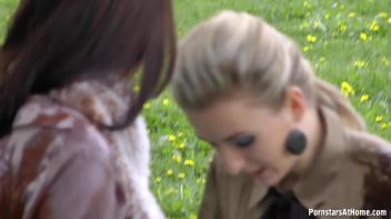 Eurobabes Know How To Have A Picnic Screencap 35 on www.sinx.com