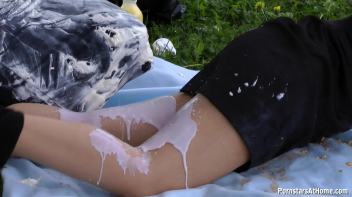 Eurobabes Know How To Have A Picnic Screencap 41 on www.sinx.com