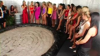 Insane Wet and Messy Mud Match Screencap 9 on www.sinx.com