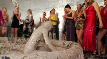 Insane Wet and Messy Mud Match Screencap 90 on www.sinx.com