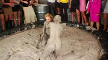 Insane Wet and Messy Mud Match Screencap 24 on www.sinx.com