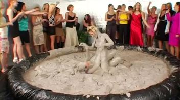 Insane Wet and Messy Mud Match Screencap 31 on www.sinx.com