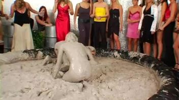 Insane Wet and Messy Mud Match Screencap 37 on www.sinx.com