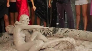 Insane Wet and Messy Mud Match Screencap 70 on www.sinx.com