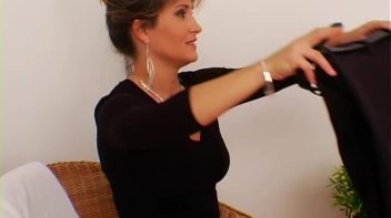 Girl-On-Girl Messy Massage Screencap 9 on www.sinx.com