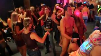Roadhouse Hos Part 5 - Cam 2 Screencap 32 on www.sinx.com