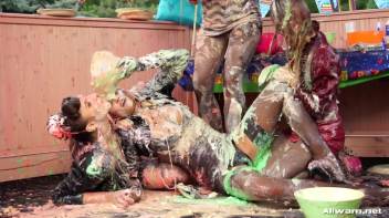 Birthday Party Messacre Screencap 63 on www.sinx.com