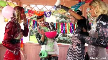 Birthday Party Messacre Screencap 35 on www.sinx.com