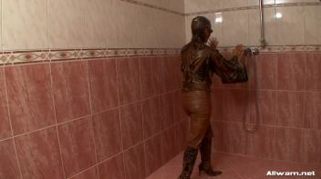 Hot And Messy Mamas Screencap 100 on www.sinx.com