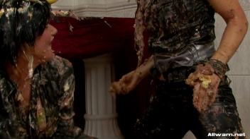 Hot And Messy Mamas Screencap 51 on www.sinx.com