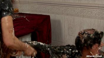 Hot And Messy Mamas Screencap 61 on www.sinx.com