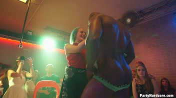 Party Hardcore Gone Crazy Vol. 37 Part 7 - Cam 1 Screencap 38 on www.sinx.com
