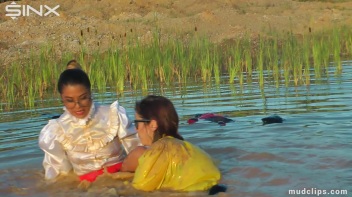 Mud Covered Hunny's Getting Wet And Messy Screencap 24 on www.sinx.com