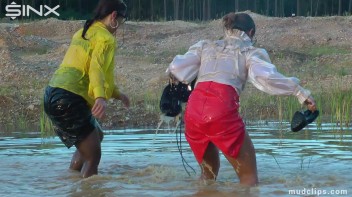 Mud Covered Hunny's Getting Wet And Messy Screencap 45 on www.sinx.com