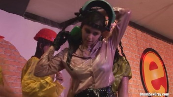 Hard Hat Hos Part 4 - Cam 4 Screencap 50 on www.sinx.com