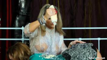 Shampoo Sensuality Screencap 51 on www.sinx.com