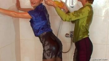 Oil Me Down! Screencap 32 on www.sinx.com