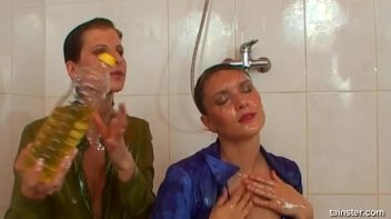 Oil Me Down! Screencap 58 on www.sinx.com