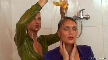 Oil Me Down! Screencap 62 on www.sinx.com