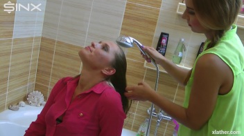 Brunette Babe's Wet and Sudsy Hair Wash Screencap 8 on www.sinx.com