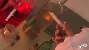 Lesbian Laboratory Creation Screencap 2 on www.sinx.com