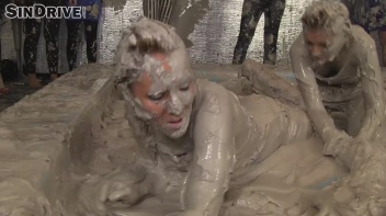 Muddy Wrestling: Jenny Lee vs. Liana Screencap 106 on www.sinx.com