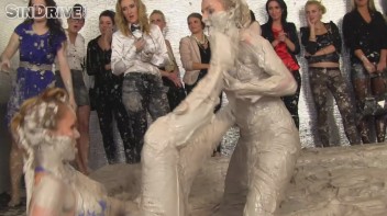 Muddy Wrestling: Jenny Lee vs. Liana Screencap 70 on www.sinx.com