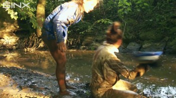Naughty Thief Gets Into Muddy Catfight With Police Woman Screencap 49 on www.sinx.com