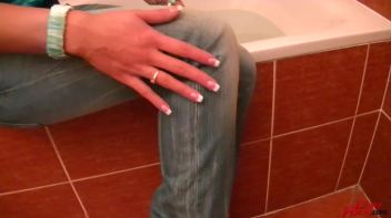 Take A Bath With Ferrera Screencap 4 on www.sinx.com