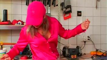 Little Workshop of Horrors Screencap 13 on www.sinx.com