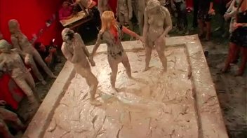 Double Feature Of Mud Destruction Screencap 114 on www.sinx.com