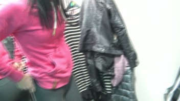 Die Piss Queen ist zurück Screencap 2 on www.sinx.com