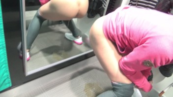 Die Piss Queen ist zurück Screencap 10 on www.sinx.com