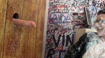 I need our signature here please Screencap 100 on www.sinx.com