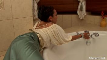 Fully Clothed Bath Buddies Screencap 9 on www.sinx.com