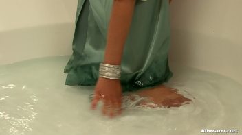 Fully Clothed Bath Buddies Screencap 40 on www.sinx.com