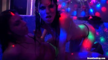 Holiday Hotties Part 2 - Shower Cam Screencap 65 on www.sinx.com