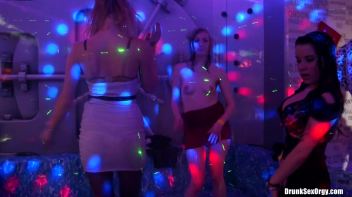Holiday Hotties Part 2 - Shower Cam Screencap 42 on www.sinx.com