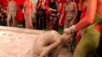 Two Babes In Muddy Madness Screencap 67 on www.sinx.com