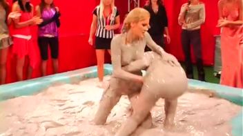 Two Babes In Muddy Madness Screencap 13 on www.sinx.com