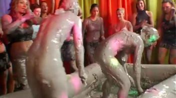 Mudslinging Eurobabes Screencap 93 on www.sinx.com