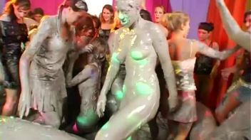 Mudslinging Eurobabes Screencap 95 on www.sinx.com