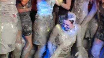 Mudslinging Eurobabes Screencap 101 on www.sinx.com