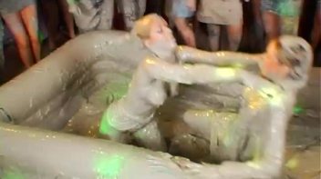 Mudslinging Eurobabes Screencap 28 on www.sinx.com