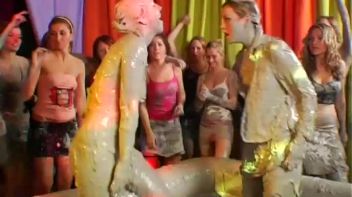 Mudslinging Eurobabes Screencap 36 on www.sinx.com