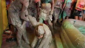 Mudslinging Eurobabes Screencap 52 on www.sinx.com