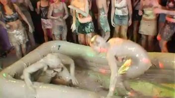 Mudslinging Eurobabes Screencap 53 on www.sinx.com