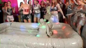 Mudslinging Eurobabes Screencap 62 on www.sinx.com